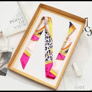 🆕🆕🆕NEW Women’s Satin “Twillies” Scarf 🆕🆕🆕